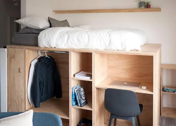 Contemporary City Studio Apartment 2 Minutes From Station