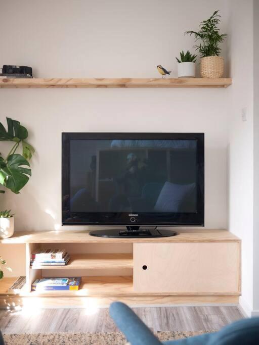 Contemporary 2 Minutes From Station Appartement