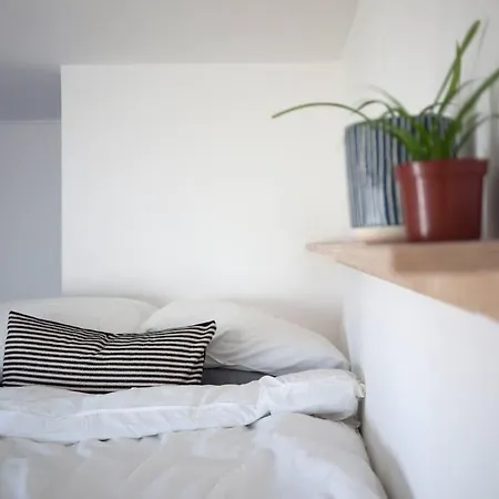 Contemporary City Studio Apartment 2 Minutes From Station Aberdeen Extérieur photo